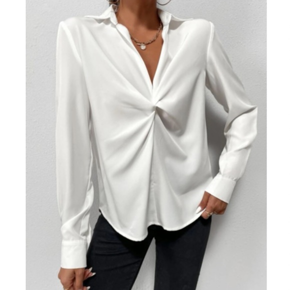 Luxe twist front blouse - Picture 5 of 6